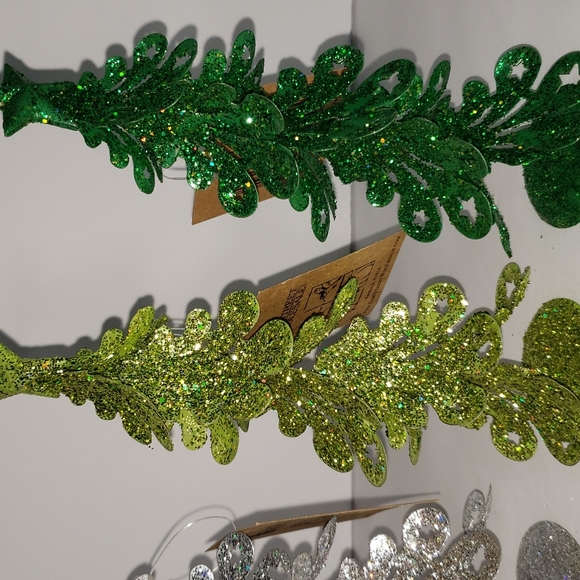 NWT- Set of 4 Glitter Metal Christmas Trees, 7.5" each - Picture 3 of 4